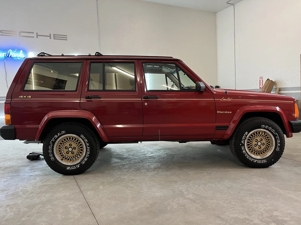 1990 Jeep XJ Cherokee - Image 18 of 31