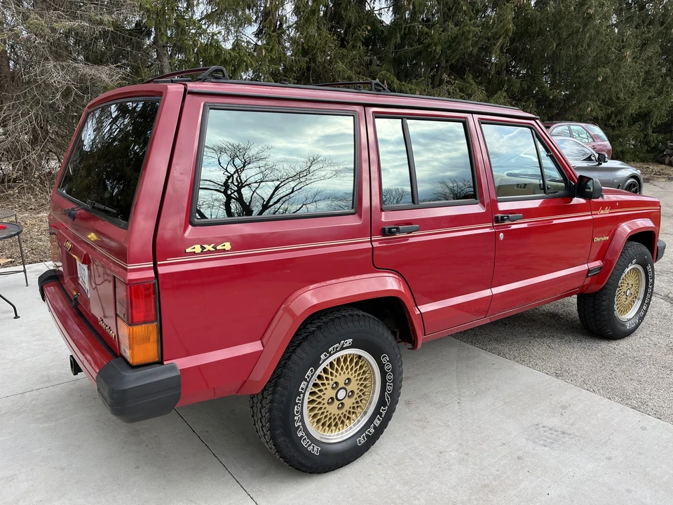 1990 Jeep XJ Cherokee - Image 14 of 31