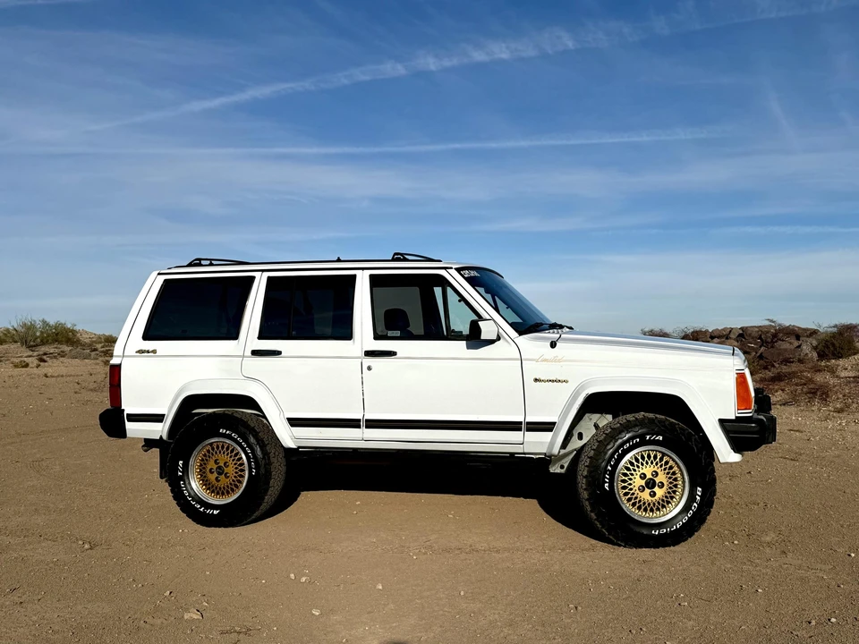 1990 Jeep XJ Cherokee - Image 18 of 31
