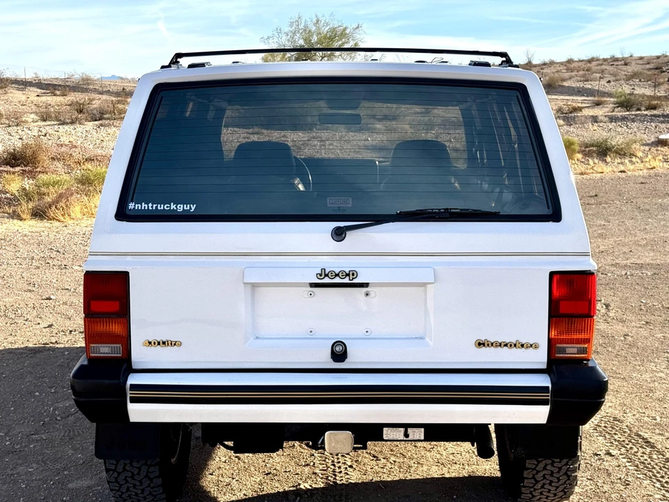 1990 Jeep XJ Cherokee - Image 25 of 31