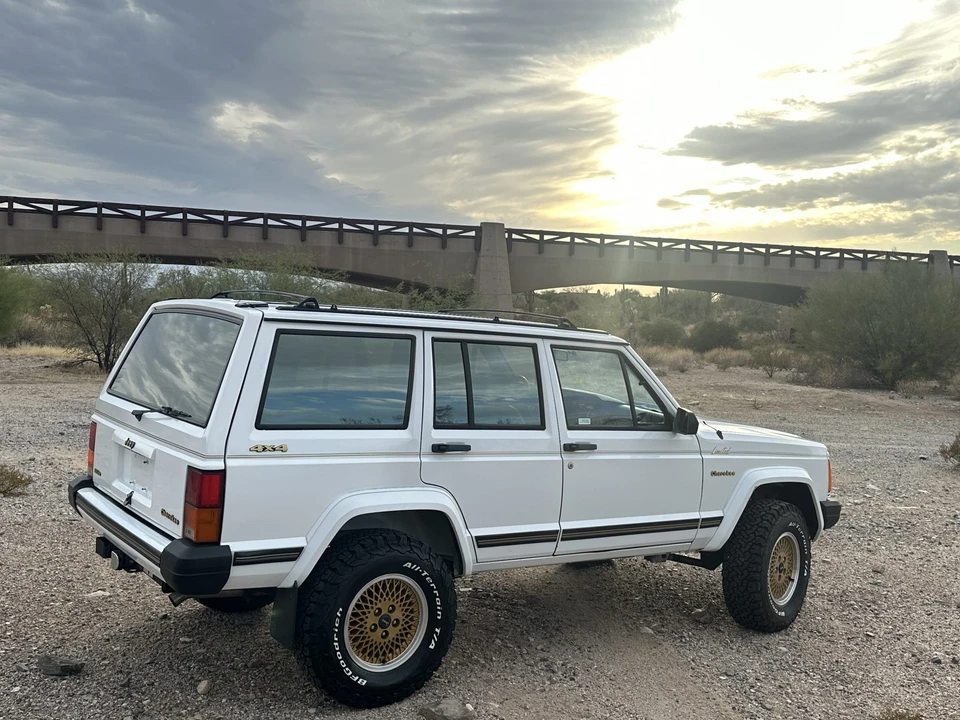 1990 Jeep XJ Cherokee - Image 9 of 31