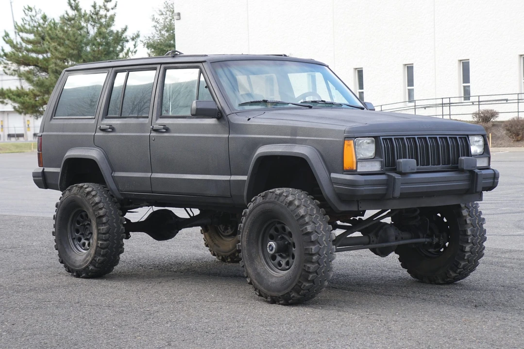 1990 Jeep XJ Cherokee - Image 8 of 31