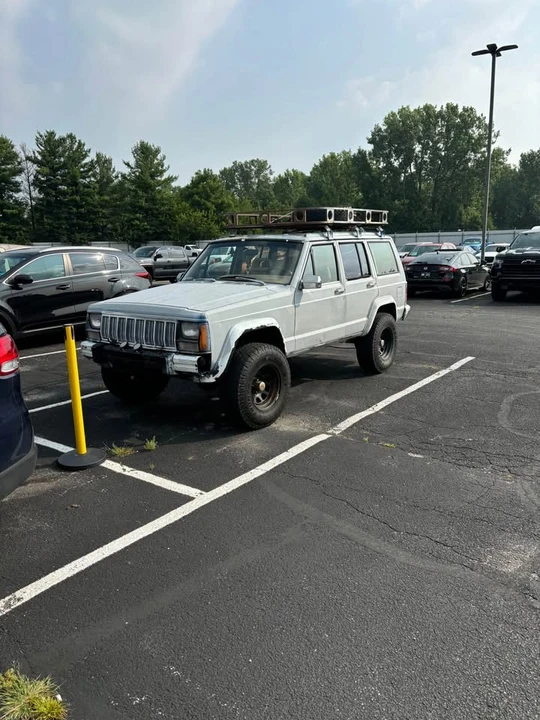 1990 Jeep XJ Cherokee - Image 2 of 8