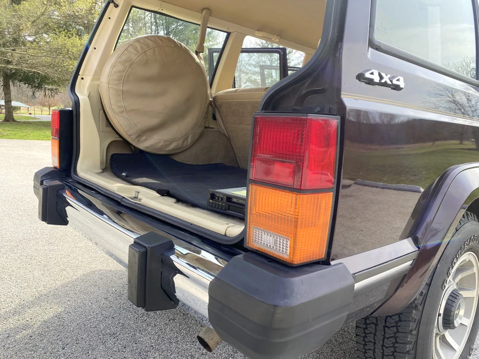 1990 Jeep XJ Cherokee - Image 28 of 31