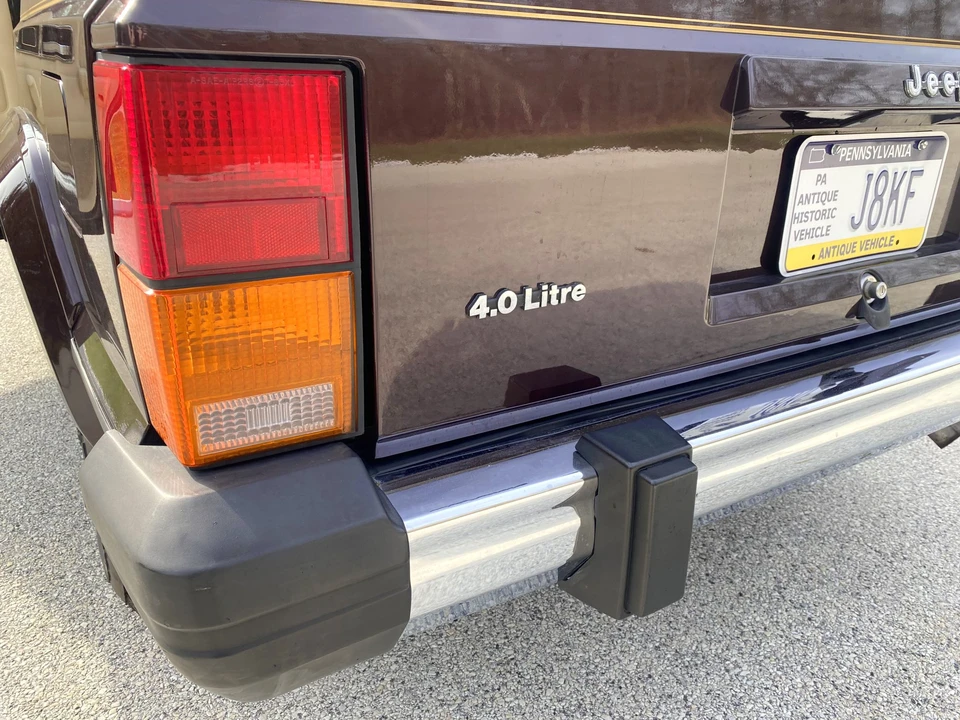 1990 Jeep XJ Cherokee - Image 25 of 31