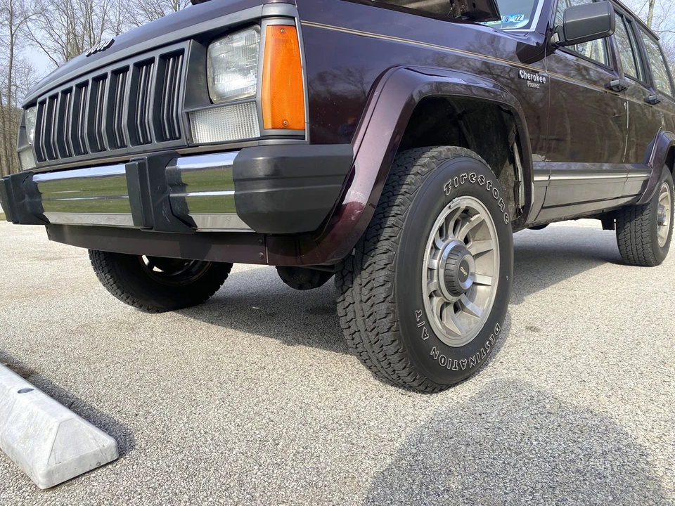1990 Jeep XJ Cherokee - Image 13 of 31