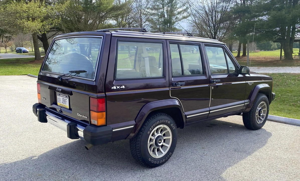 1990 Jeep XJ Cherokee - Image 10 of 31