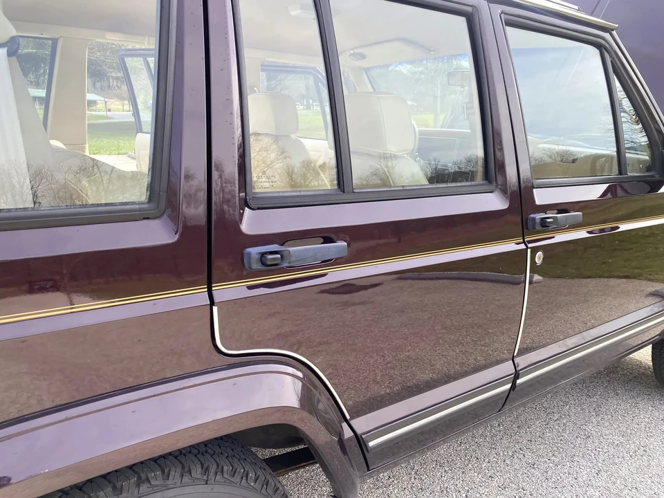 1990 Jeep XJ Cherokee - Image 24 of 31