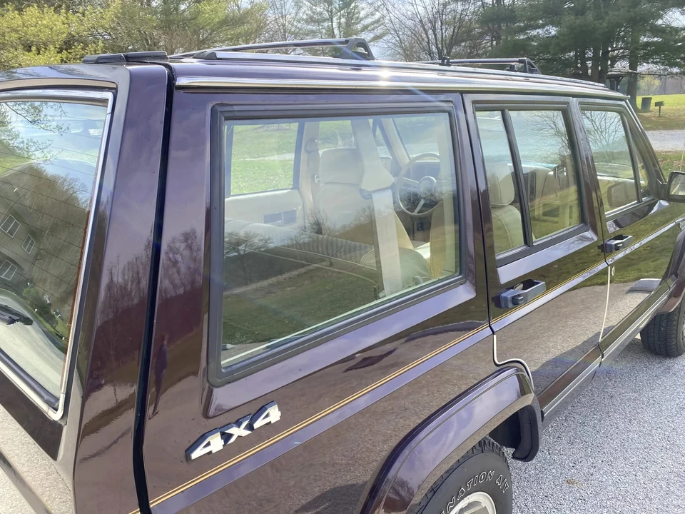 1990 Jeep XJ Cherokee - Image 21 of 31