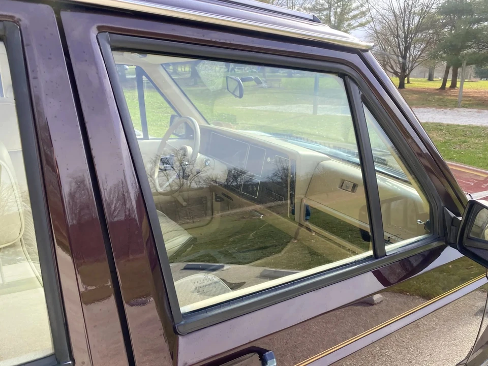 1990 Jeep XJ Cherokee - Image 26 of 31