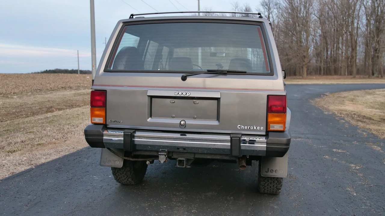 1990 Jeep XJ Cherokee - Image 28 of 31