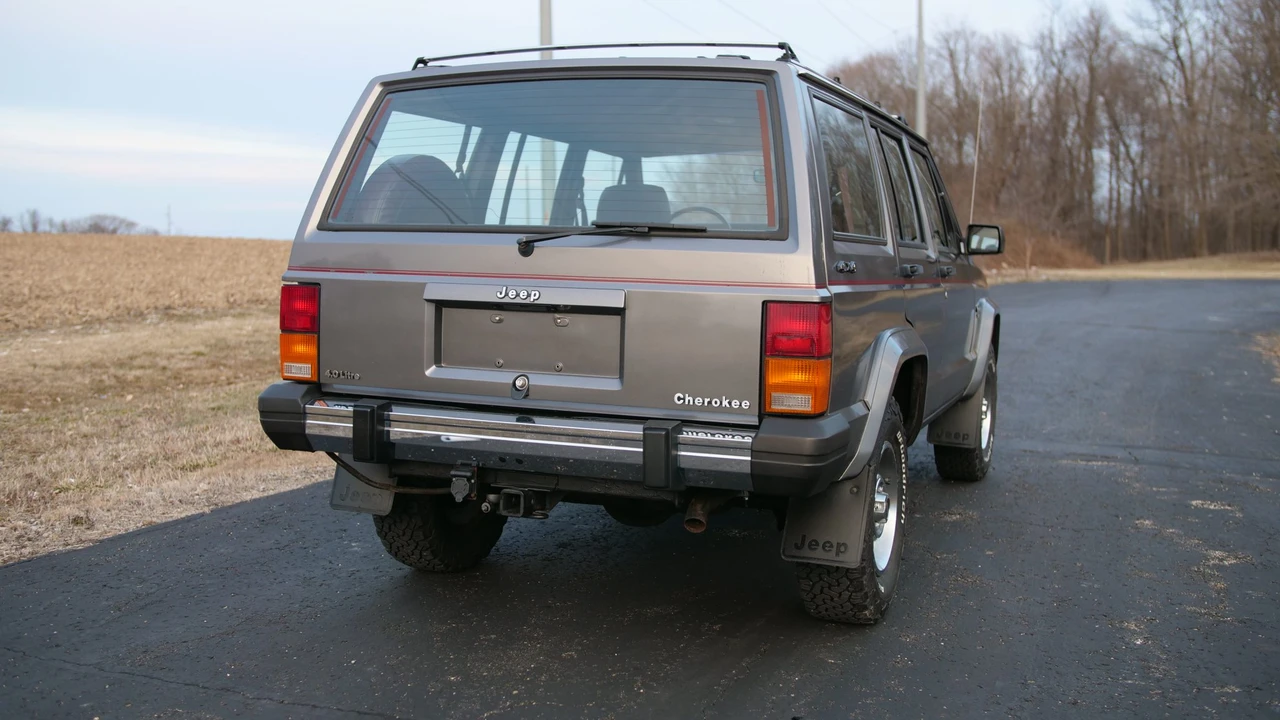 1990 Jeep XJ Cherokee - Image 30 of 31