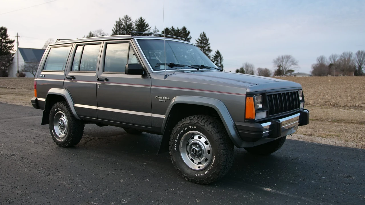 1990 Jeep XJ Cherokee - Image 2 of 31