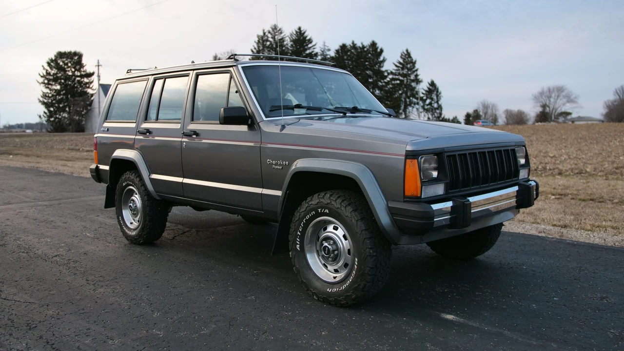 1990 Jeep XJ Cherokee - Image 3 of 31
