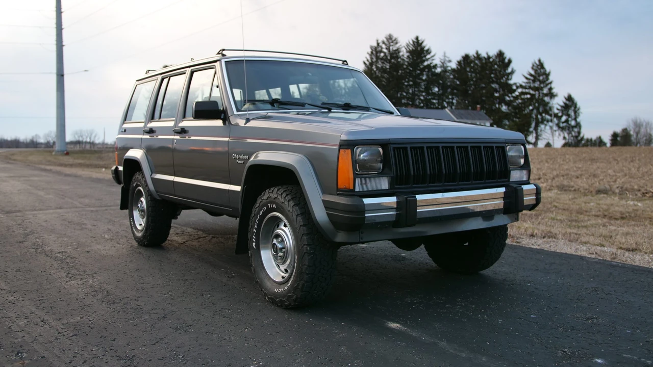 1990 Jeep XJ Cherokee - Image 6 of 31