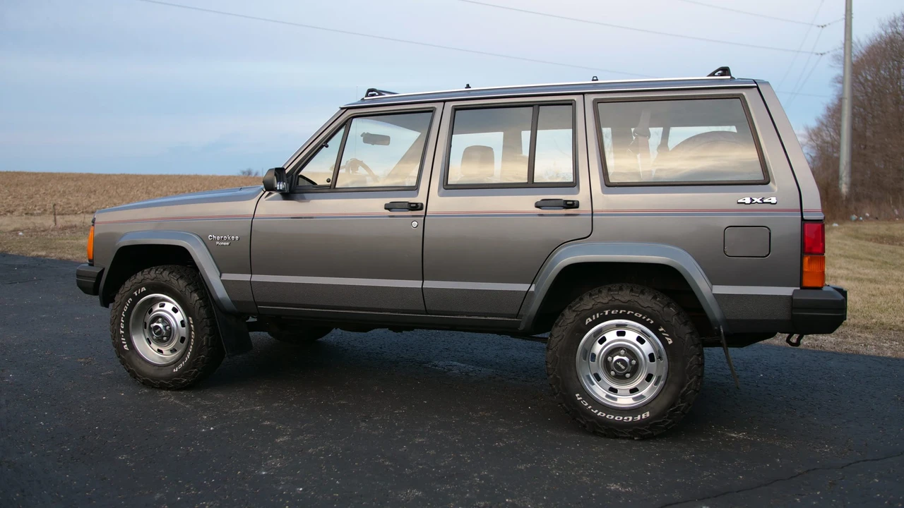 1990 Jeep XJ Cherokee - Image 20 of 31