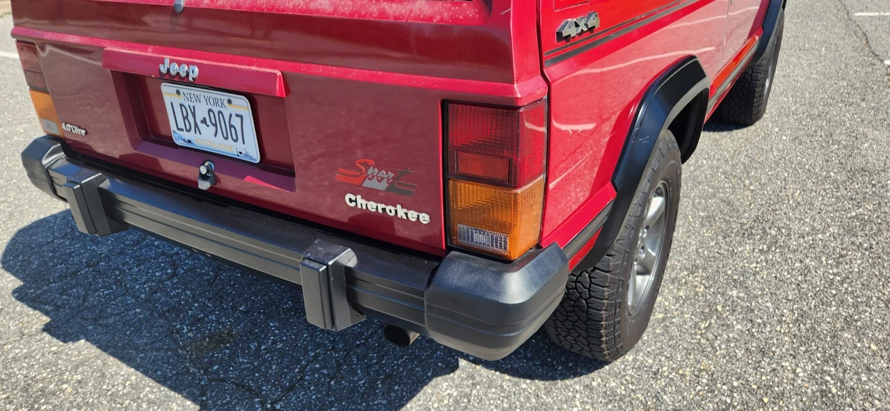 1990 Jeep XJ Cherokee - Image 19 of 31