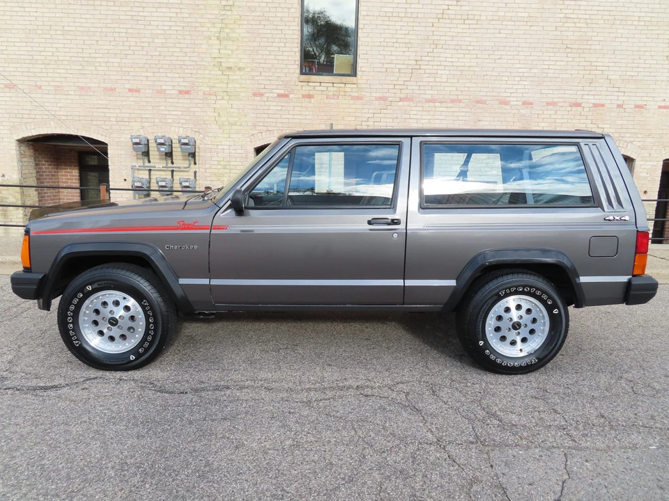 1990 Jeep XJ Cherokee - Image 8 of 31