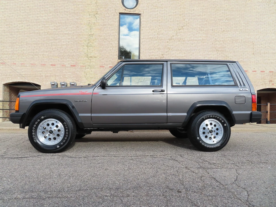 1990 Jeep XJ Cherokee - Image 7 of 31