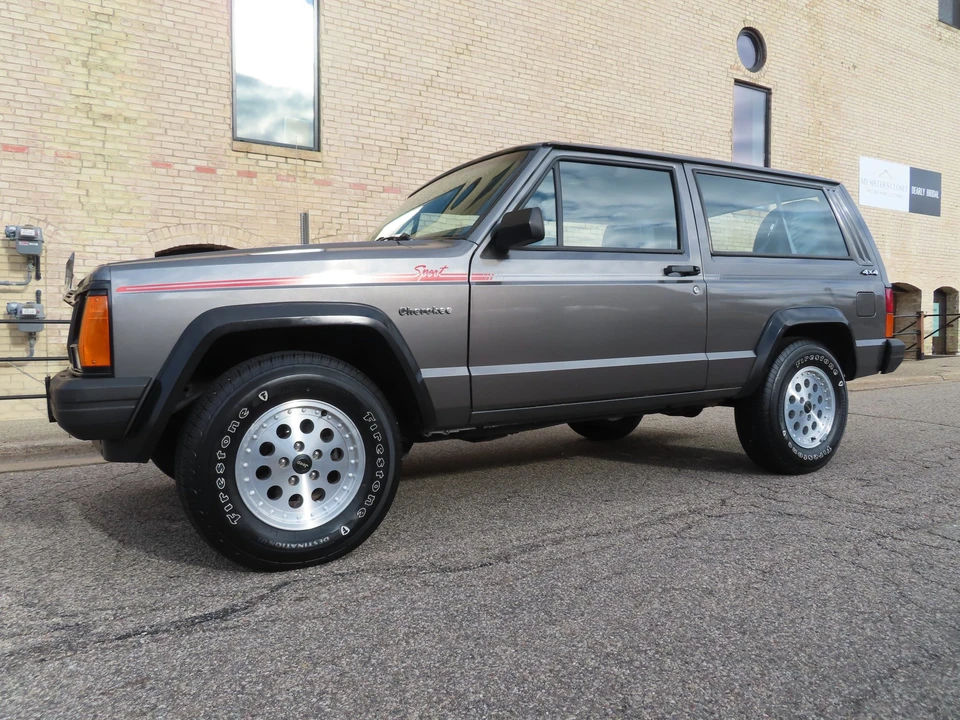 1990 Jeep XJ Cherokee - Image 6 of 31