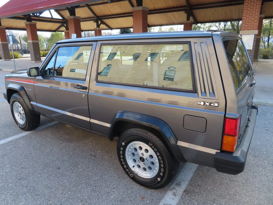 1990 Jeep XJ Cherokee - Image 12 of 31