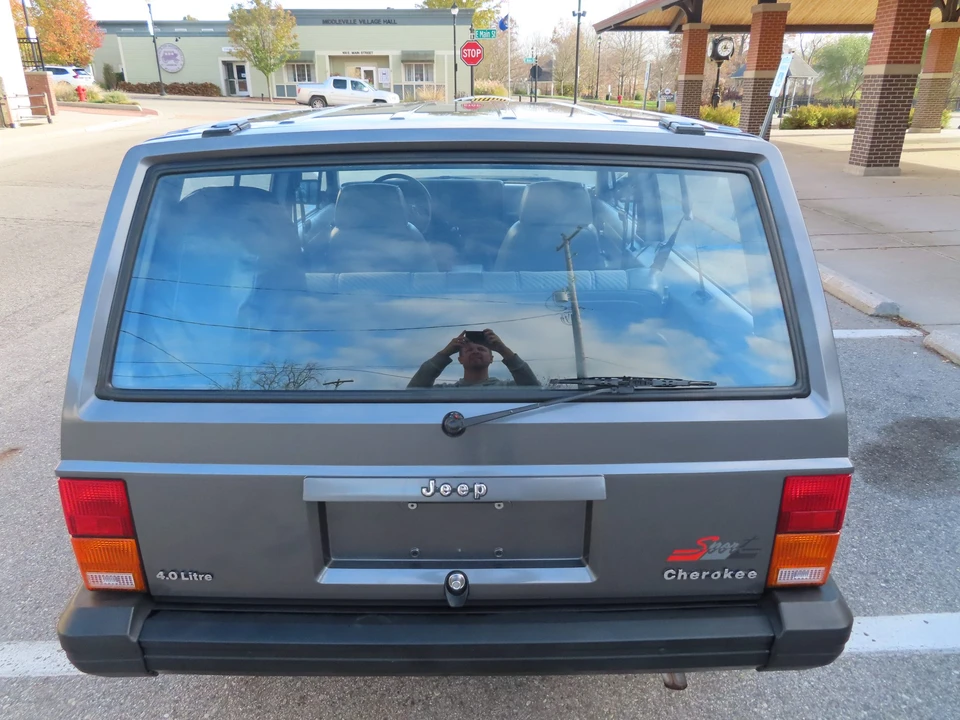1990 Jeep XJ Cherokee - Image 14 of 31