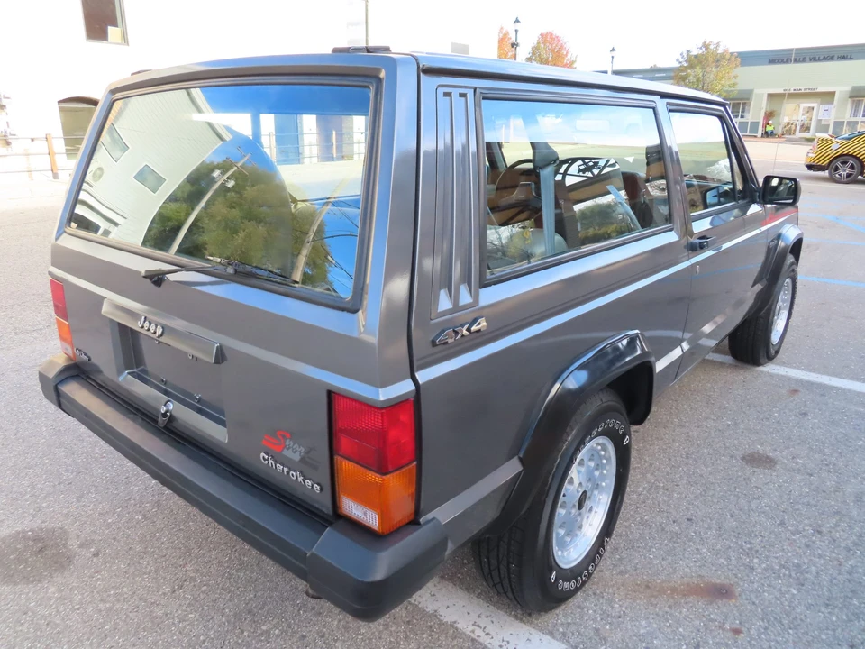 1990 Jeep XJ Cherokee - Image 17 of 31