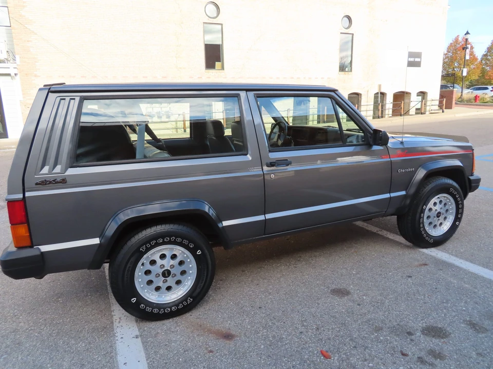 1990 Jeep XJ Cherokee - Image 20 of 31