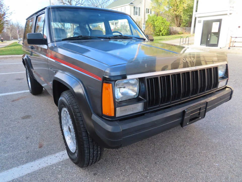 1990 Jeep XJ Cherokee - Image 24 of 31