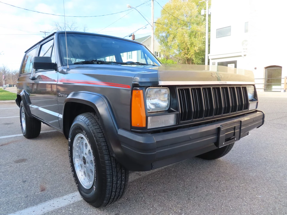 1990 Jeep XJ Cherokee - Image 23 of 31
