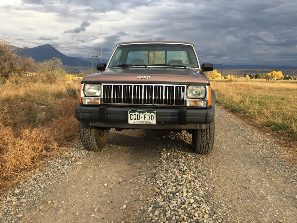 1990 Jeep Comanche - Image 9 of 31