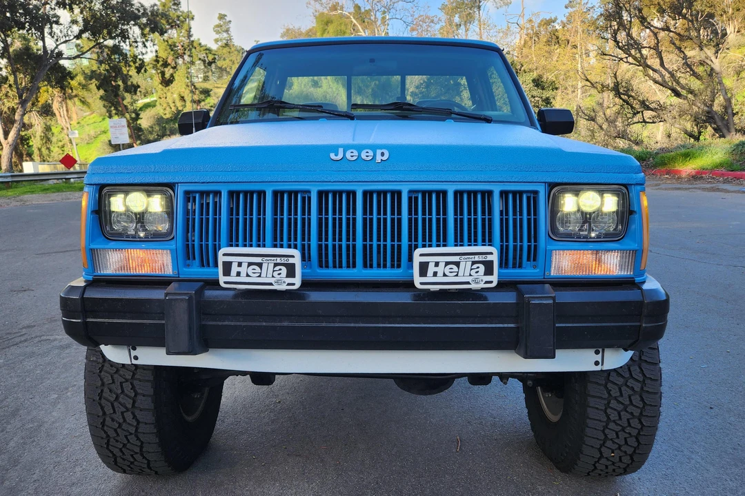 1990 Jeep Comanche - Image 2 of 31