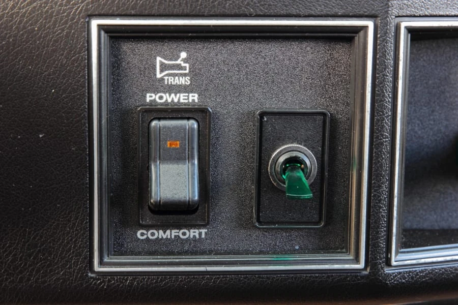 1990 Jeep Comanche - Image 8 of 12