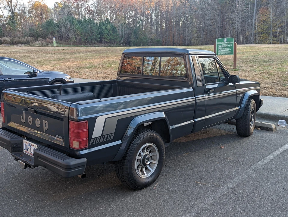 1990 Jeep Comanche - Image 17 of 31
