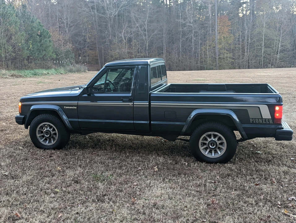 1990 Jeep Comanche - Image 11 of 31