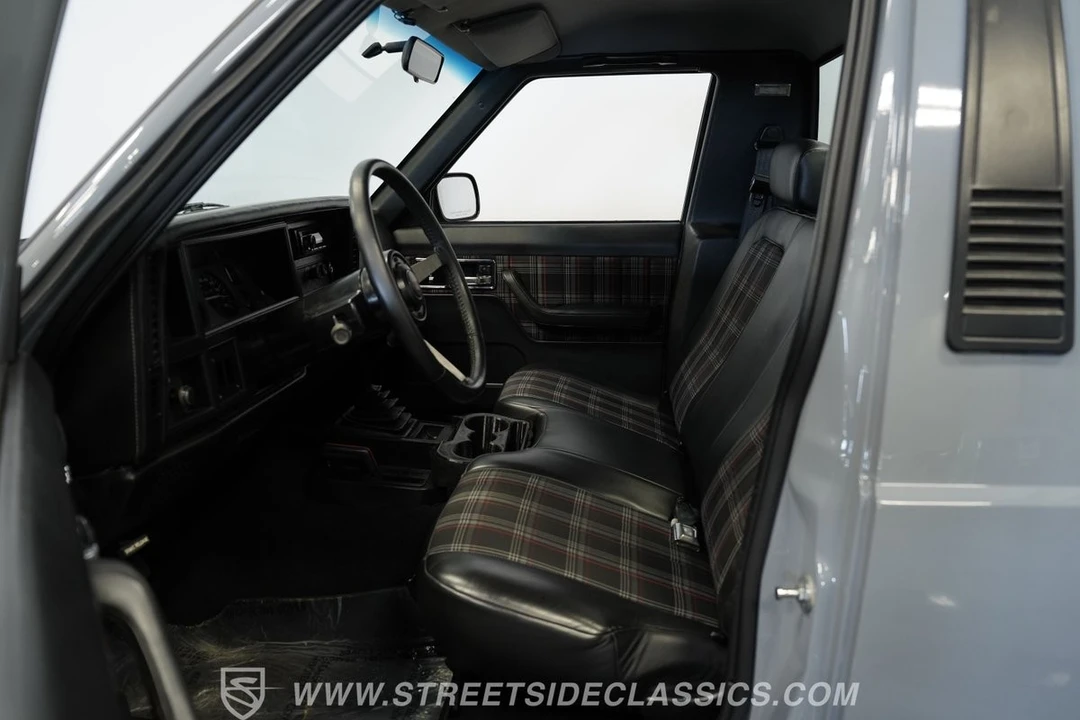 1990 Jeep Comanche - Image 4 of 12