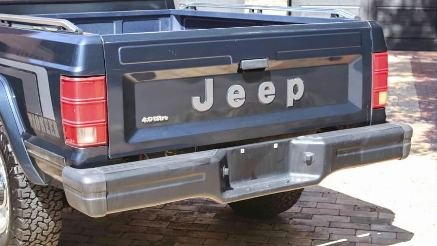 1990 Jeep Comanche - Image 12 of 25