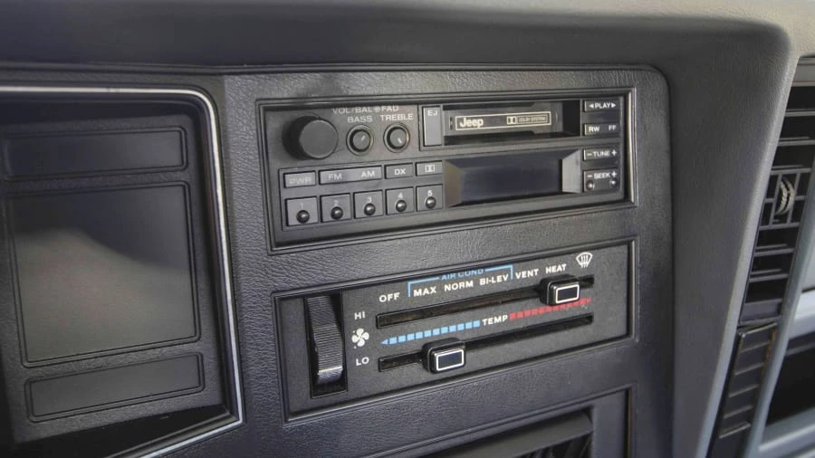 1990 Jeep Comanche - Image 22 of 25
