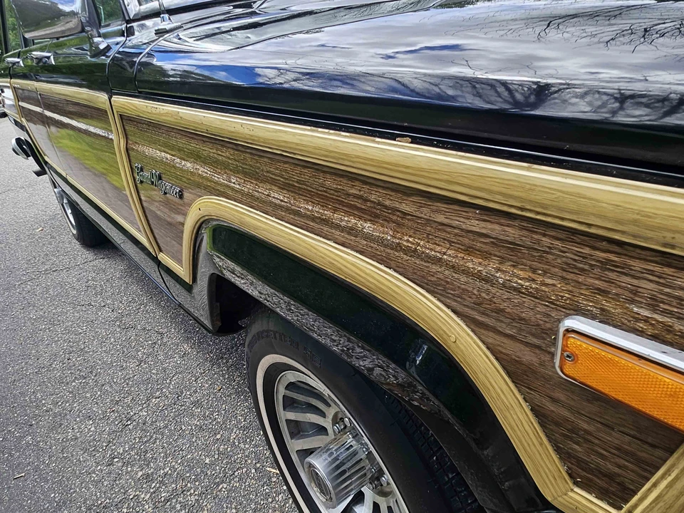 1990 Jeep SJ Grand Wagoneer - Image 12 of 31