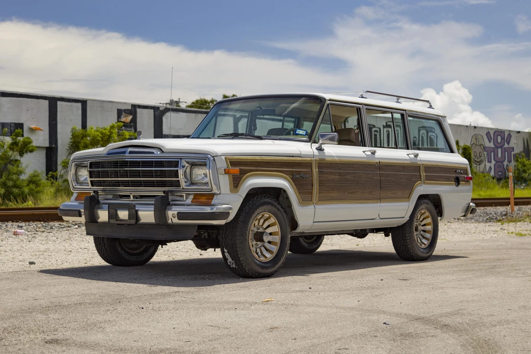 1990 Jeep SJ Grand Wagoneer - Image 17 of 31