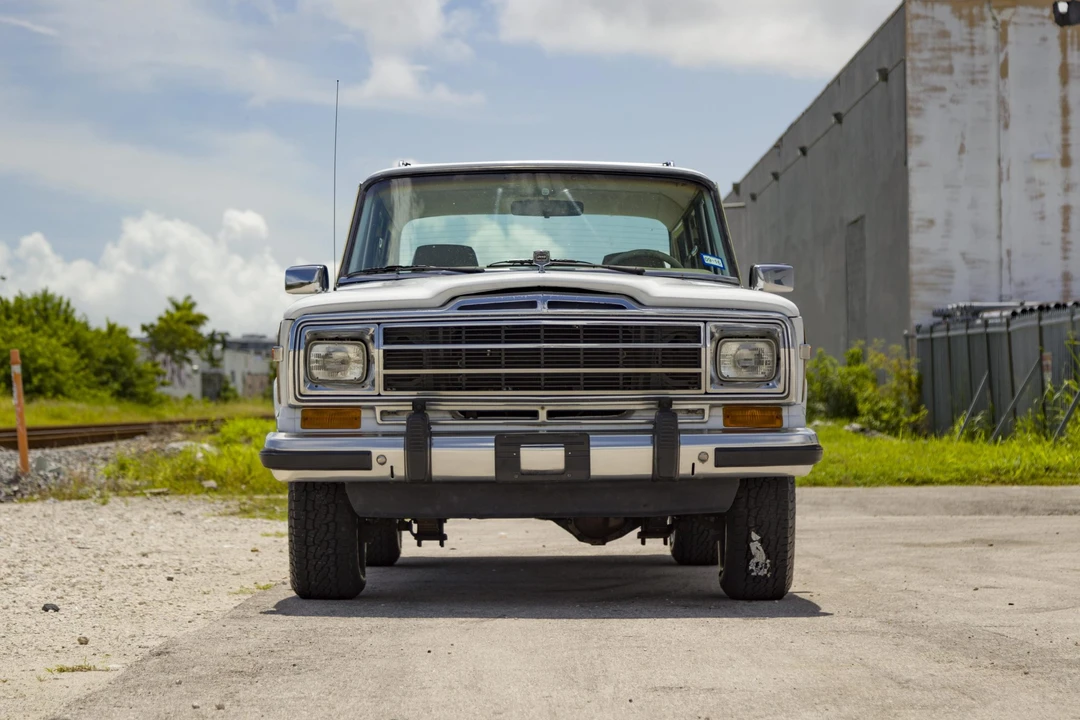 1990 Jeep SJ Grand Wagoneer - Image 18 of 31