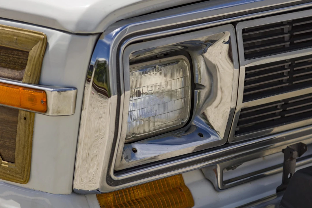 1990 Jeep SJ Grand Wagoneer - Image 22 of 31