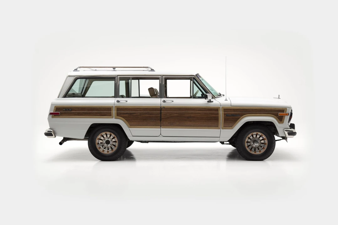 1990 Jeep SJ Grand Wagoneer - Image 8 of 31