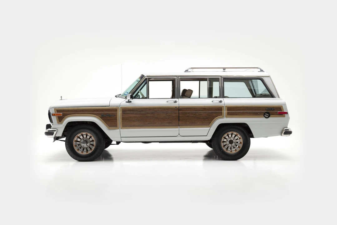 1990 Jeep SJ Grand Wagoneer - Image 4 of 31