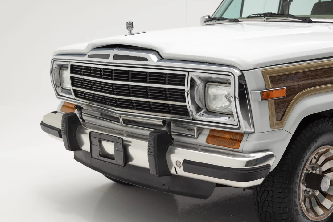 1990 Jeep SJ Grand Wagoneer - Image 20 of 31
