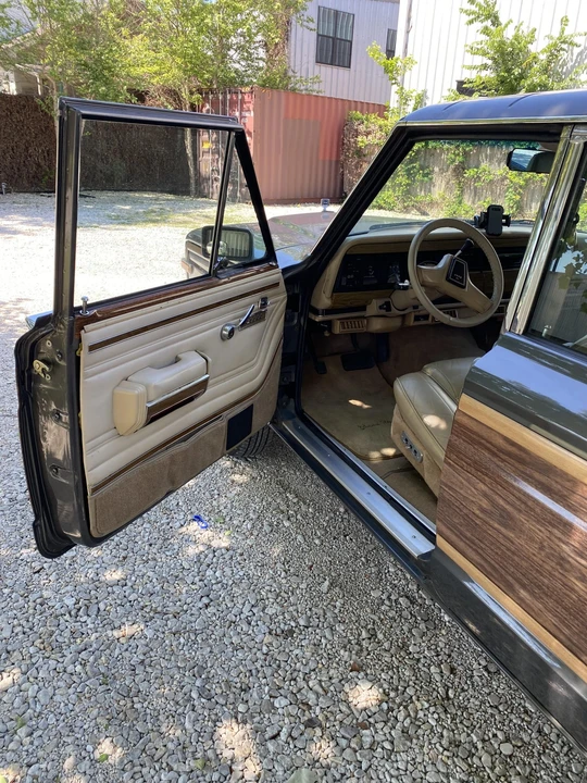 1990 Jeep SJ Grand Wagoneer - Image 25 of 31
