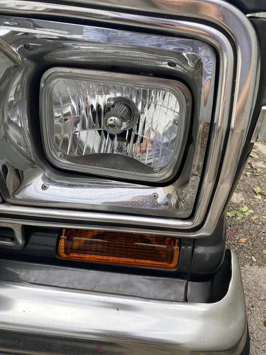 1990 Jeep SJ Grand Wagoneer - Image 14 of 31