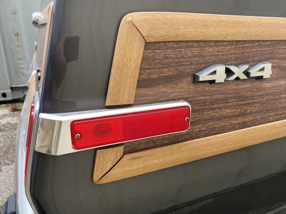 1990 Jeep SJ Grand Wagoneer - Image 18 of 31