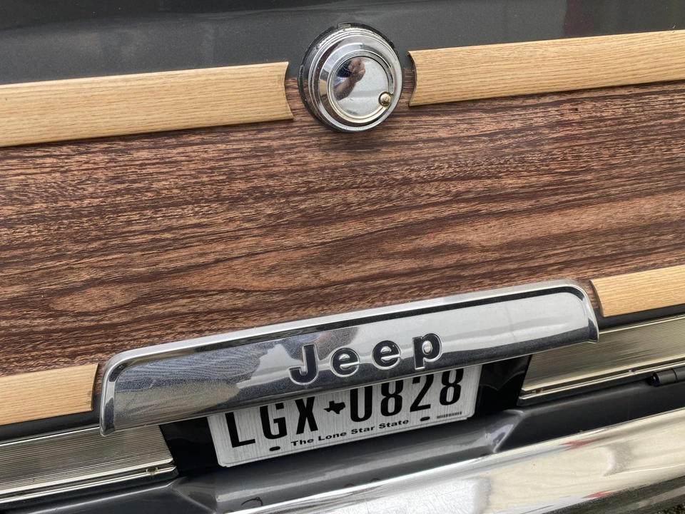 1990 Jeep SJ Grand Wagoneer - Image 23 of 31