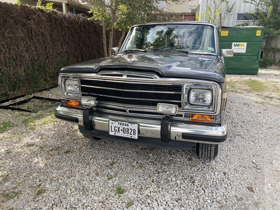 1990 Jeep SJ Grand Wagoneer - Image 3 of 31